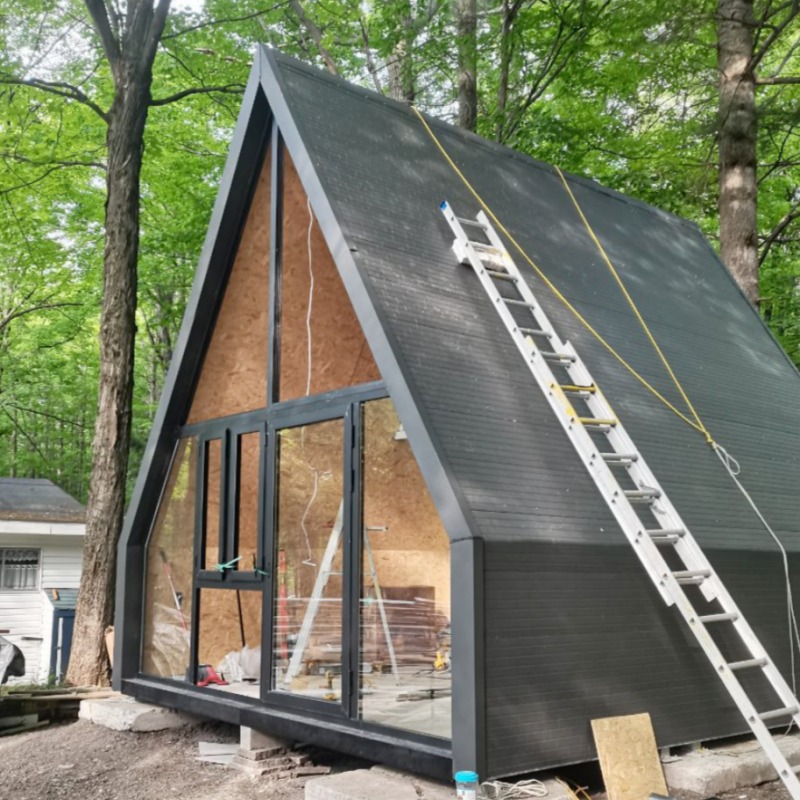 Caso práctico de un proyecto de casa triangular de dos pisos con estructura de acero de un cliente francés