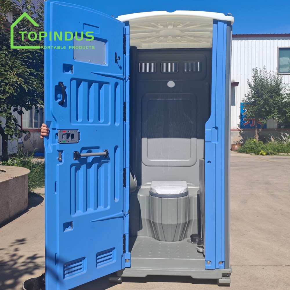 TOPINDUS completa un proyecto de 66 baños móviles de PE para un cliente en Guyana.